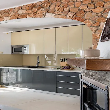 Holiday home Seaside Escape In Kanica, Croatia, Cleaning Included *